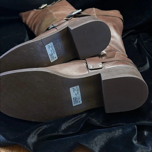 NWOB AREZZO LEATHER MOTO BOOTS 9 - Picture 6 of 7